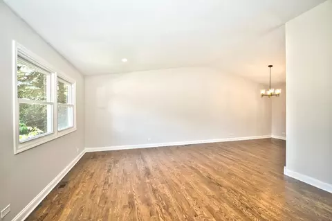 4635 Huntington Blvd, Hoffman Estates, IL 60192 photo 9