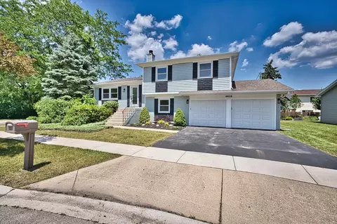 4635 Huntington Blvd, Hoffman Estates, IL 60192 photo 2