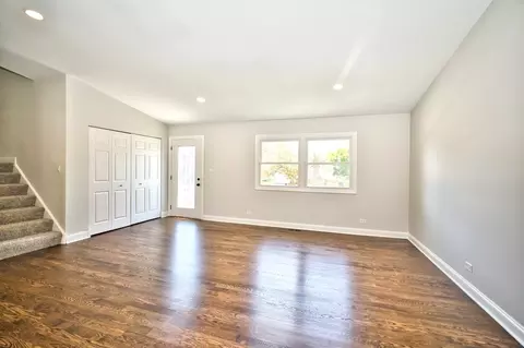 4635 Huntington Blvd, Hoffman Estates, IL 60192 photo 12