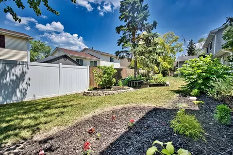 4635 Huntington Blvd, Hoffman Estates, IL 60192 photo 6