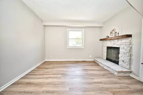 4635 Huntington Blvd, Hoffman Estates, IL 60192 photo 29