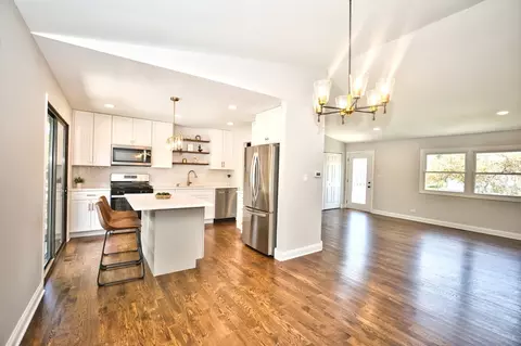 4635 Huntington Blvd, Hoffman Estates, IL 60192 photo 15