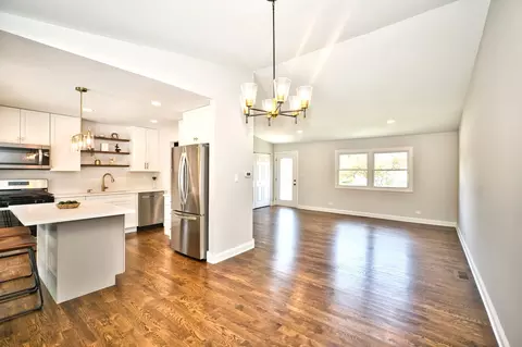 4635 Huntington Blvd, Hoffman Estates, IL 60192 photo 16