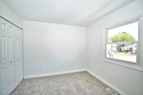 4635 Huntington Blvd, Hoffman Estates, IL 60192 photo 27