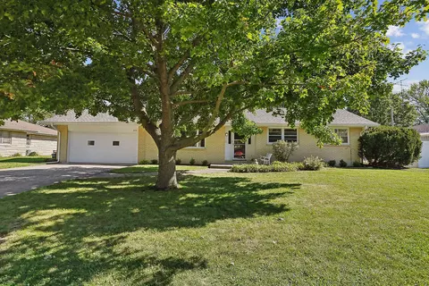 410 Bevan Dr W, Joliet, IL 60435