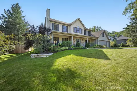 305 E Dallas St, Westmont, IL 60559