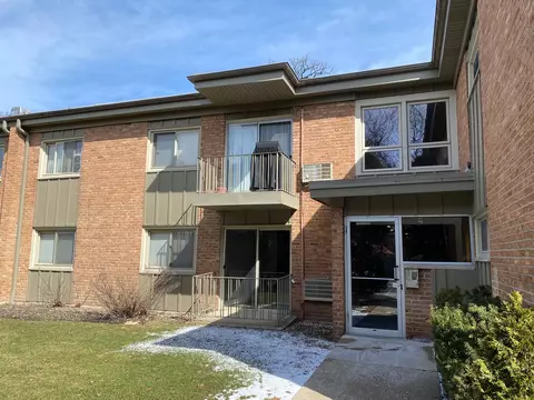 400 Green Bay Rd #107, Glencoe, IL 60022