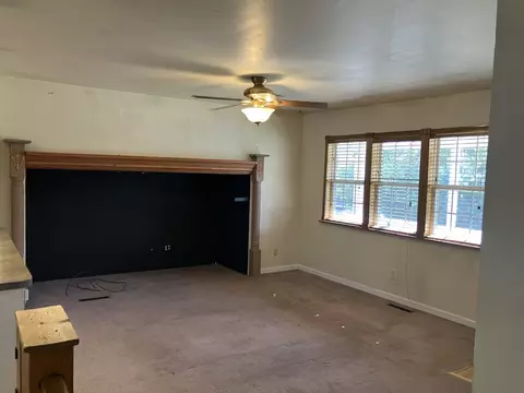 814 Oeffling Dr, Mchenry, IL 60051 photo 2