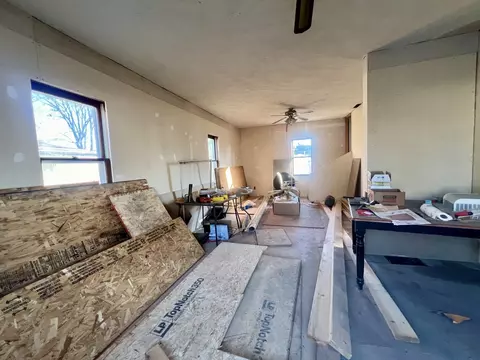 1000 E Washington St, Clinton, IL 61727 photo 3