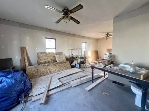 1000 E Washington St, Clinton, IL 61727 photo 2