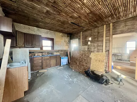 1000 E Washington St, Clinton, IL 61727 photo 6