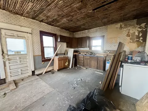 1000 E Washington St, Clinton, IL 61727 photo 5