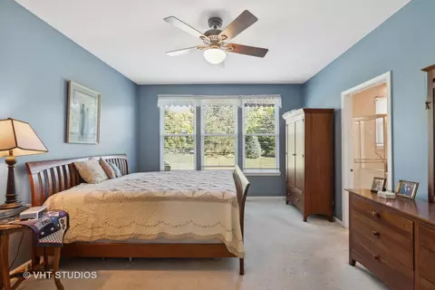 Bedroom - 4095 Whitehall Ln, Algonquin, IL 60102 photo 2 of 3