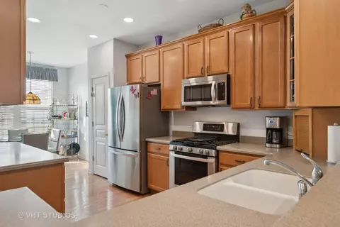 Kitchen - 4095 Whitehall Ln, Algonquin, IL 60102 photo 3 of 3