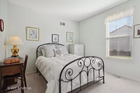Bedroom - 4095 Whitehall Ln, Algonquin, IL 60102 photo 1 of 3