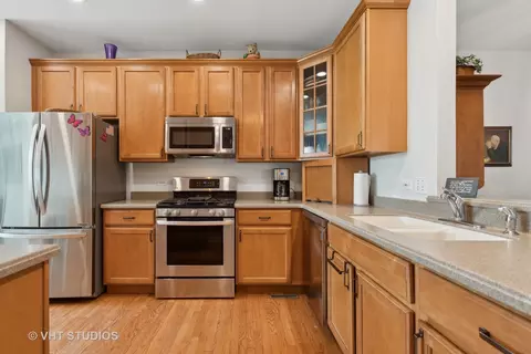 Kitchen - 4095 Whitehall Ln, Algonquin, IL 60102 photo 1 of 3