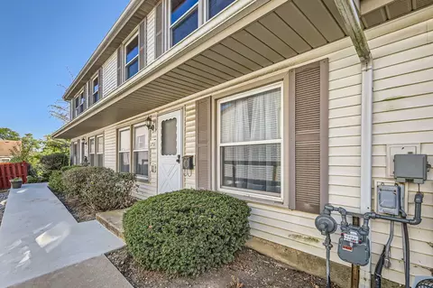 1753 Marquette Ln, Hoffman Estates, IL 60169