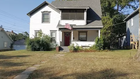 104 E Burbank St, Harvard, IL 60033 photo 2