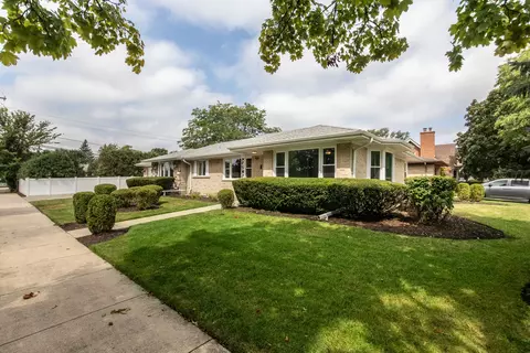 800 Rosemont Ave, Park Ridge, IL 60068