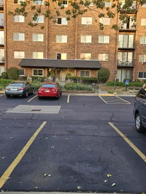 4711 Saint Joseph Creek Rd #1I, Lisle, IL 60532