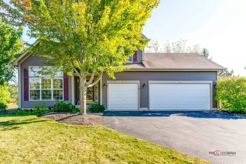 1297 Boxwood Dr, Crystal Lake, IL 60014