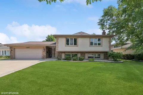 1009 S Beechwood Dr, Mount Prospect, IL 60056