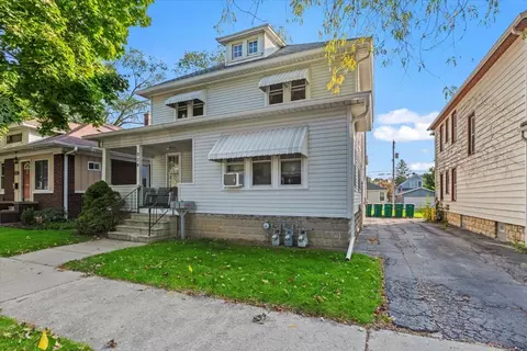 924 Wilcox St, Joliet, IL 60435