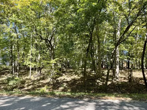 285 Lake Thunderbird Dr, Putnam, IL 61560