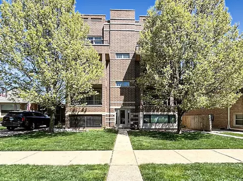 527 Summit Ave #2S, Park Ridge, IL 60068