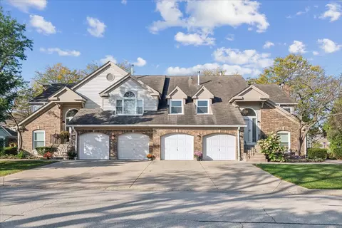 169 Willow Pkwy, Buffalo Grove, IL 60089