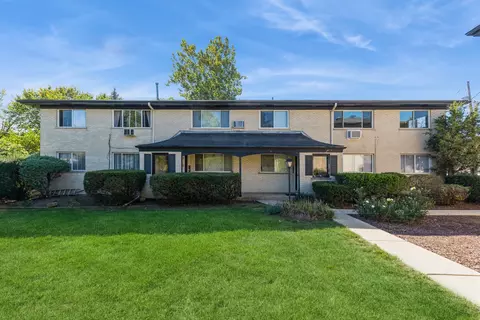 235 E Palatine Rd #2E, Palatine, IL 60067