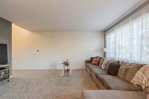 2997 Talaga Dr, Algonquin, IL 60102 photo 3