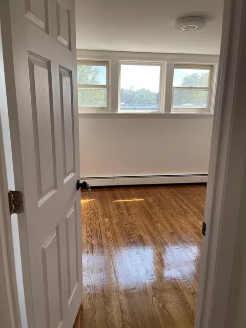 Bedroom - 1315 E 55th St, Chicago, IL 60615 photo 4 of 5