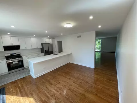 Kitchen - 1315 E 55th St, Chicago, IL 60615 photo 3 of 4