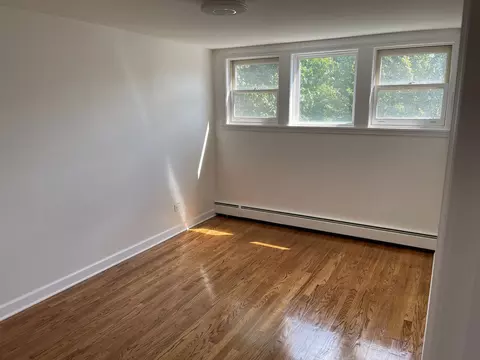 Bedroom - 1315 E 55th St, Chicago, IL 60615 photo 3 of 5