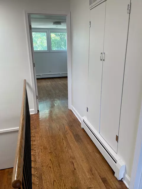 Entry Way - 1315 E 55th St, Chicago, IL 60615 photo 3 of 6