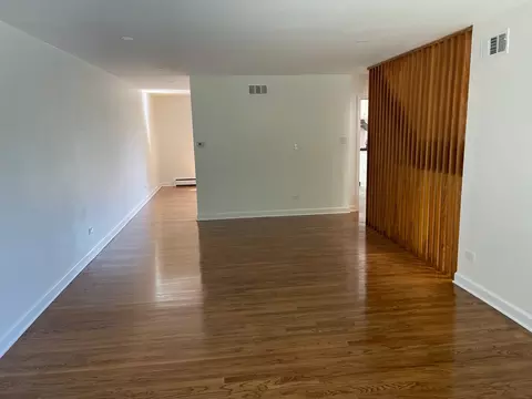 Living - 1315 E 55th St, Chicago, IL 60615 photo 1 of 3