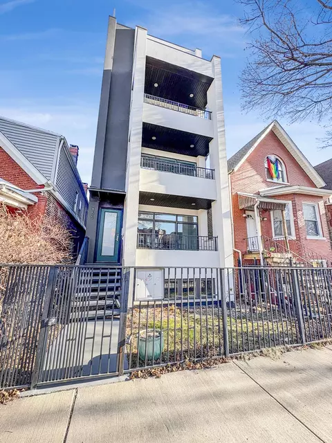 855 N Francisco Ave #1, Chicago, IL 60622