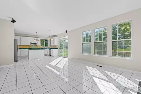 770 Castleton Ct, Carol Stream, IL 60188 photo 5