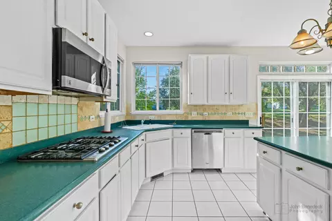 770 Castleton Ct, Carol Stream, IL 60188 photo 9