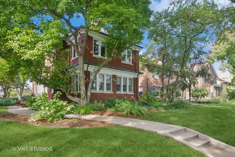 931 N Elmwood Ave, Oak Park, IL 60302