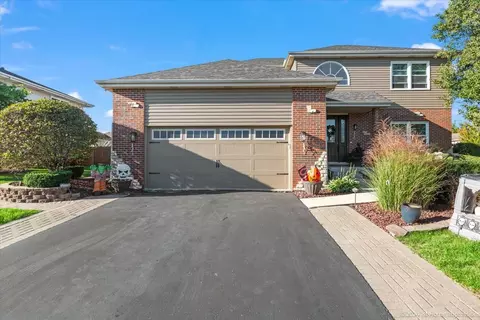 19148 Puritan Dr, Mokena, IL 60448