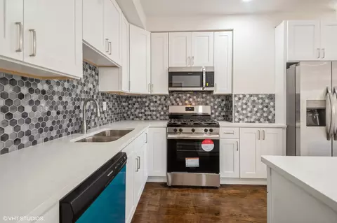 8143 S Wood St, Chicago, IL 60620 photo 5