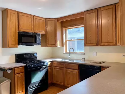 Kitchen - 1509 N Wolf Rd, Berkeley, IL 60163 photo 2 of 3