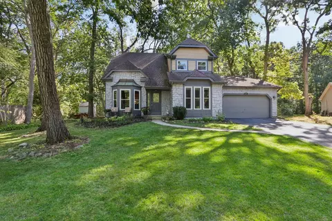 1117 Oak Ridge Dr, Streamwood, IL 60107