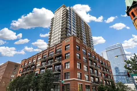 210 S Desplaines St #1001, Chicago, IL 60661