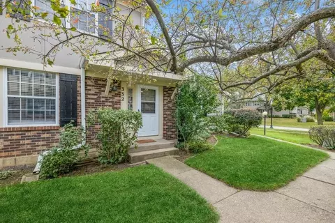 332 Westwood Ct #0, Vernon Hills, IL 60061