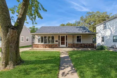 2510 Sarah St, Franklin Park, IL 60131