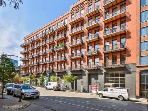 616 W Fulton St #202, Chicago, IL 60661