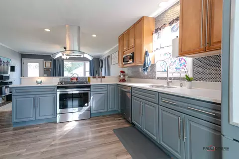 Kitchen - 411 Santa Barbara Rd, Lakemoor, IL 60051 photo 3 of 4